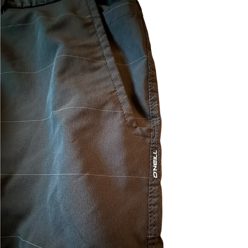 O'Neill Men's Dark Gray Cargo Shorts - Picture 3 of 6